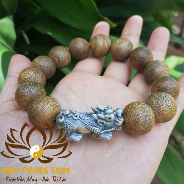 Vòng phong thuỷ trầm hương tỳ hưu