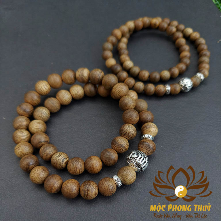 vòng trầm hương lục tự đại minh chú.